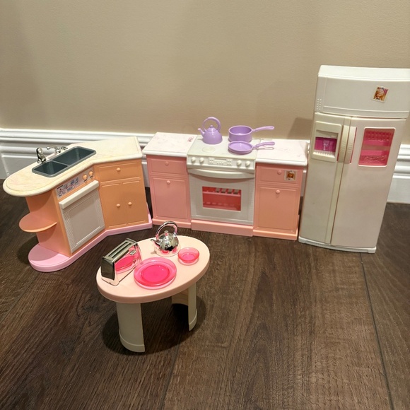 Vintage 1990s Barbie Kitchen Set - Picture 1 of 5